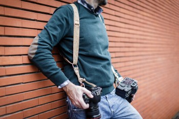 Arnés en corcho ecológico para fotógrafos veganos